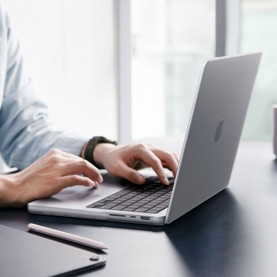 Etui Spigen AirSkin na MacBook Pro 16