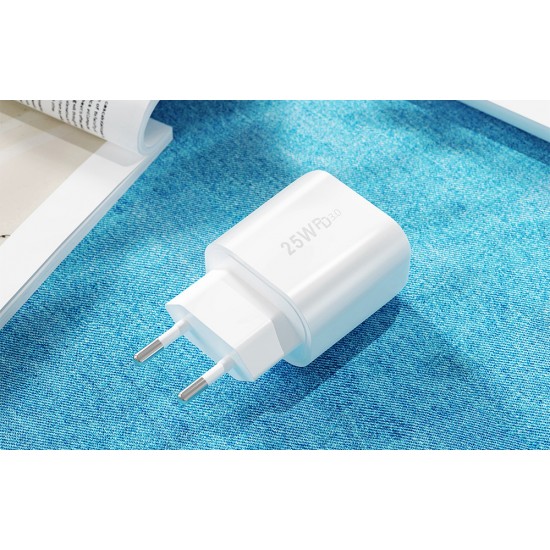 Fast charger Foneng 1x USB EU40 25W + USB C to Lightning cable
