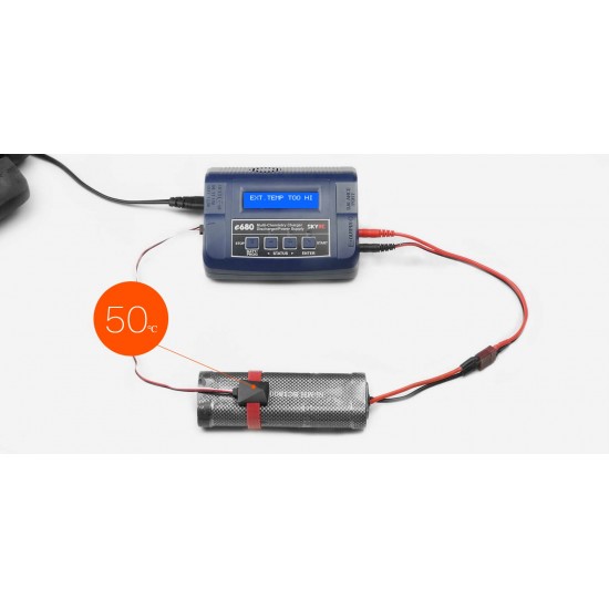 Charger SkyRC e680